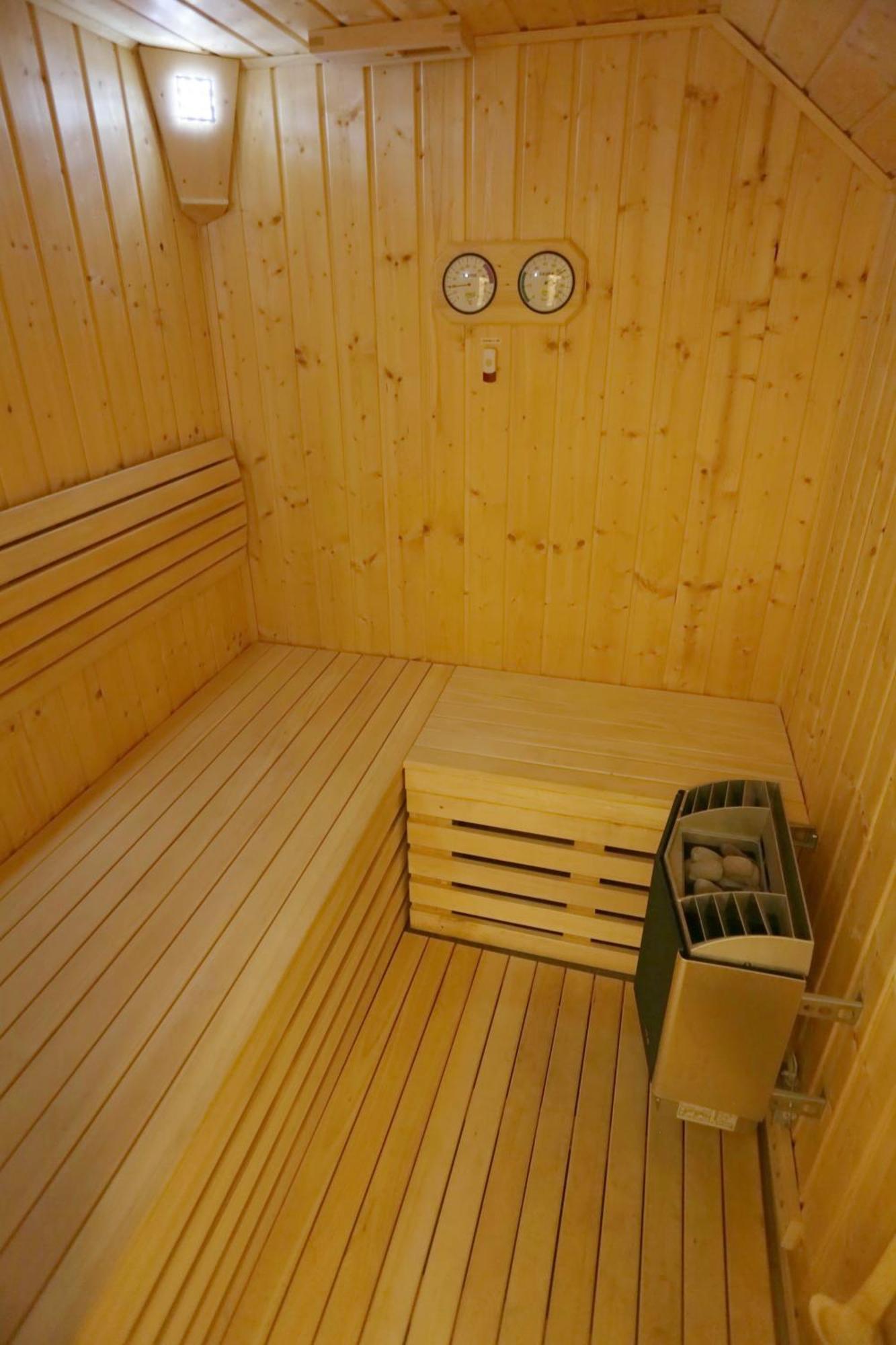 Apartment Lux Living Budic Near Terme Catez