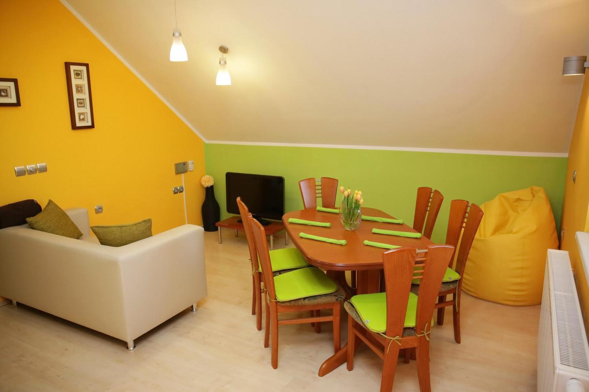 Lux Living Budic Near Terme Catez