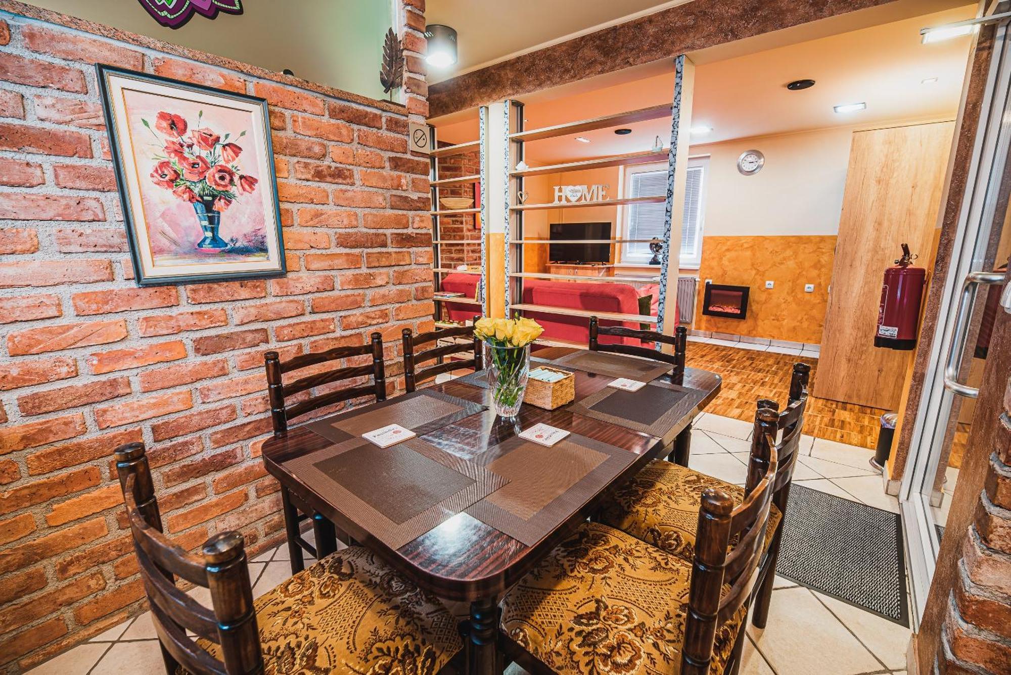 Lux Living Budic Near Terme Catez Brezice