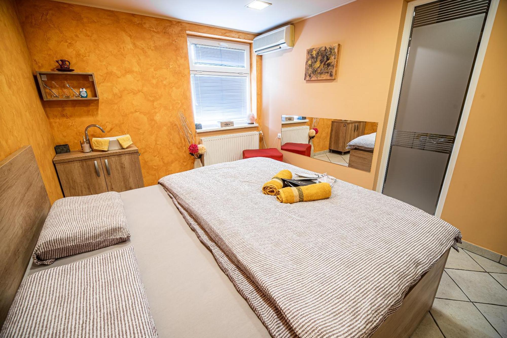 Lux Living Budic Near Terme Catez