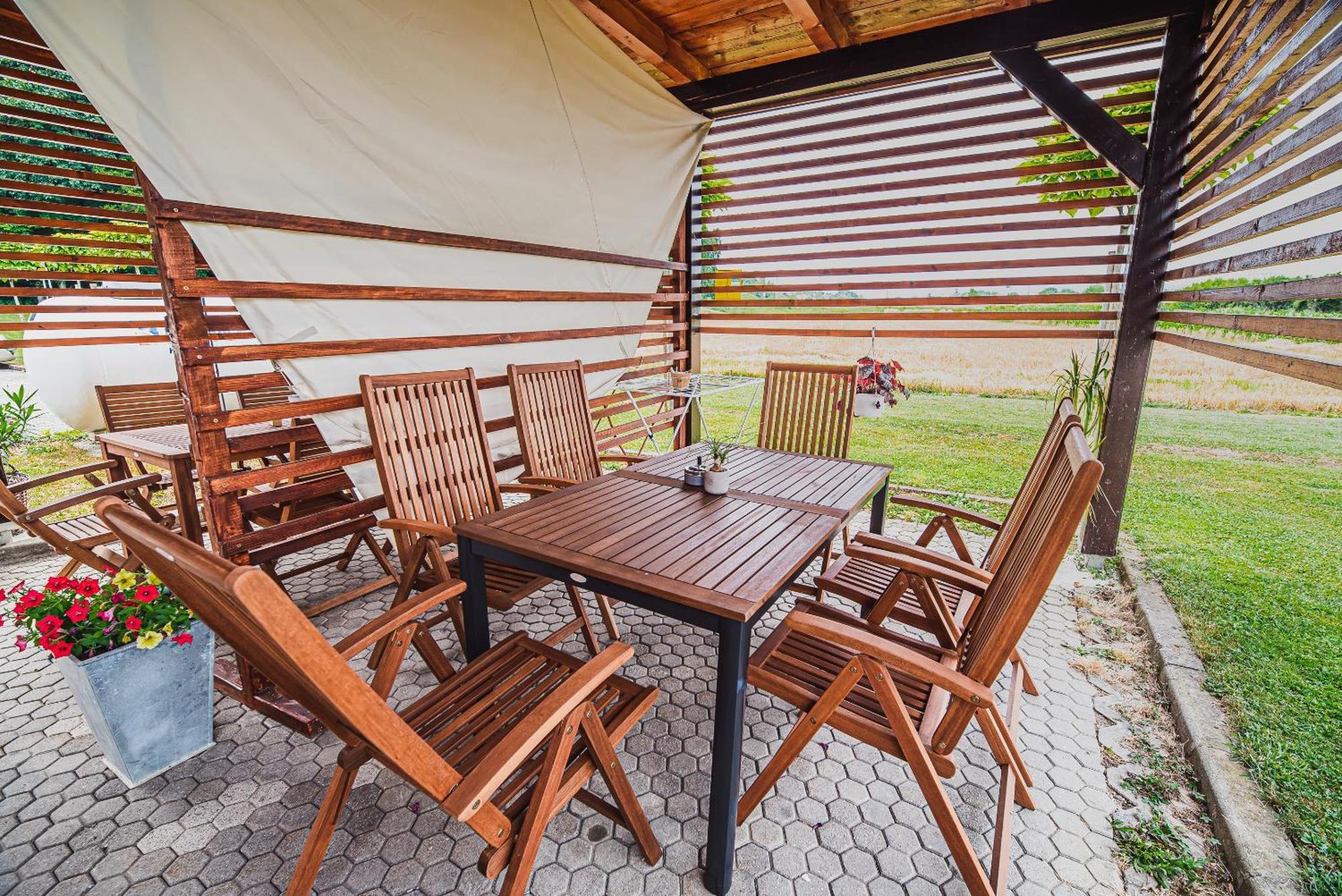Lux Living Budic Near Terme Catez Brezice
